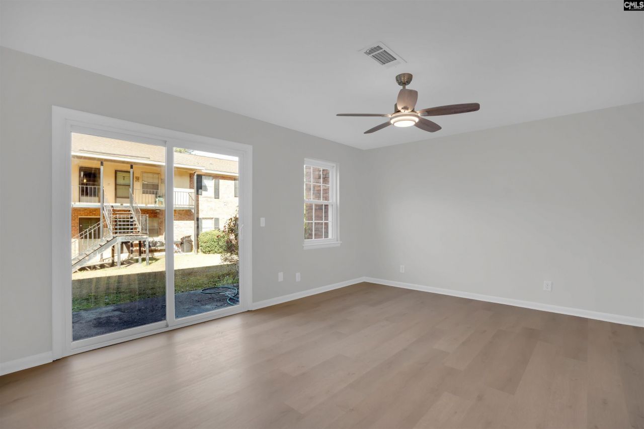 1913 Grays Inn Road Photo 15