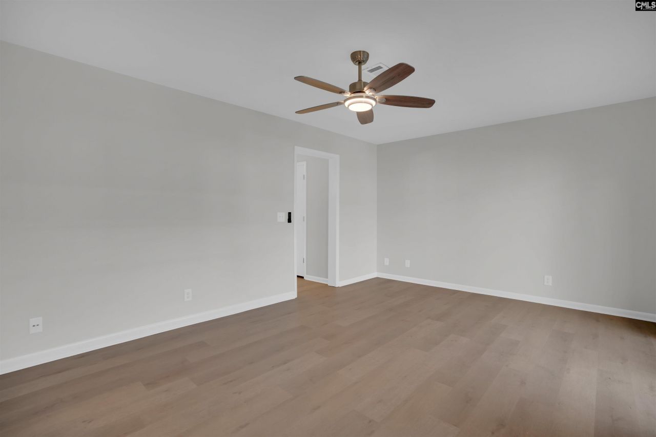 1913 Grays Inn Road Photo 20