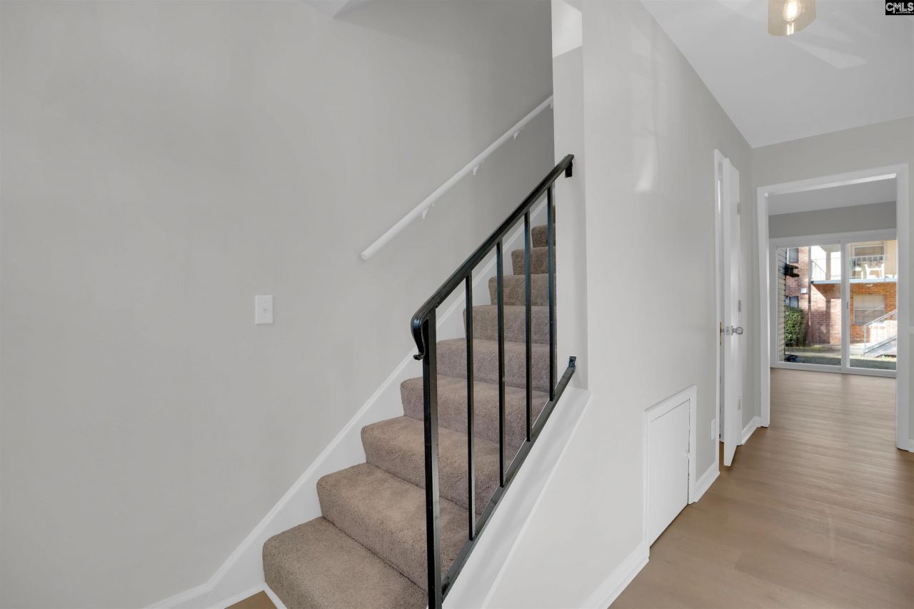 1913 Grays Inn Road Photo 22