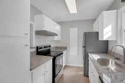 1913 Grays Inn Road photo 4