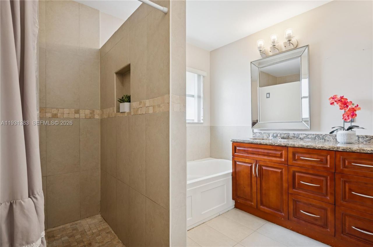 10871 NW 35th Pl, Sunrise, FL 33351 Photo