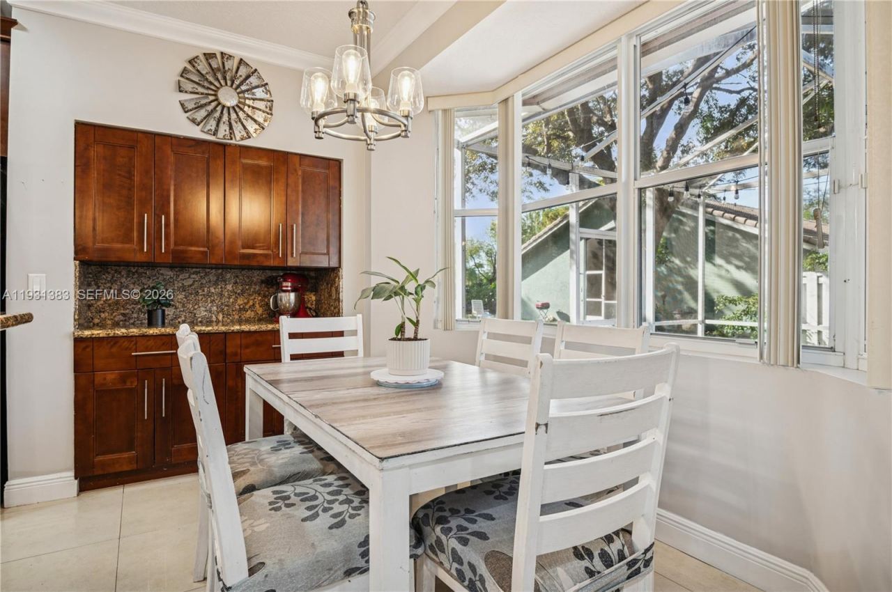 10871 NW 35th Pl, Sunrise, FL 33351 Photo