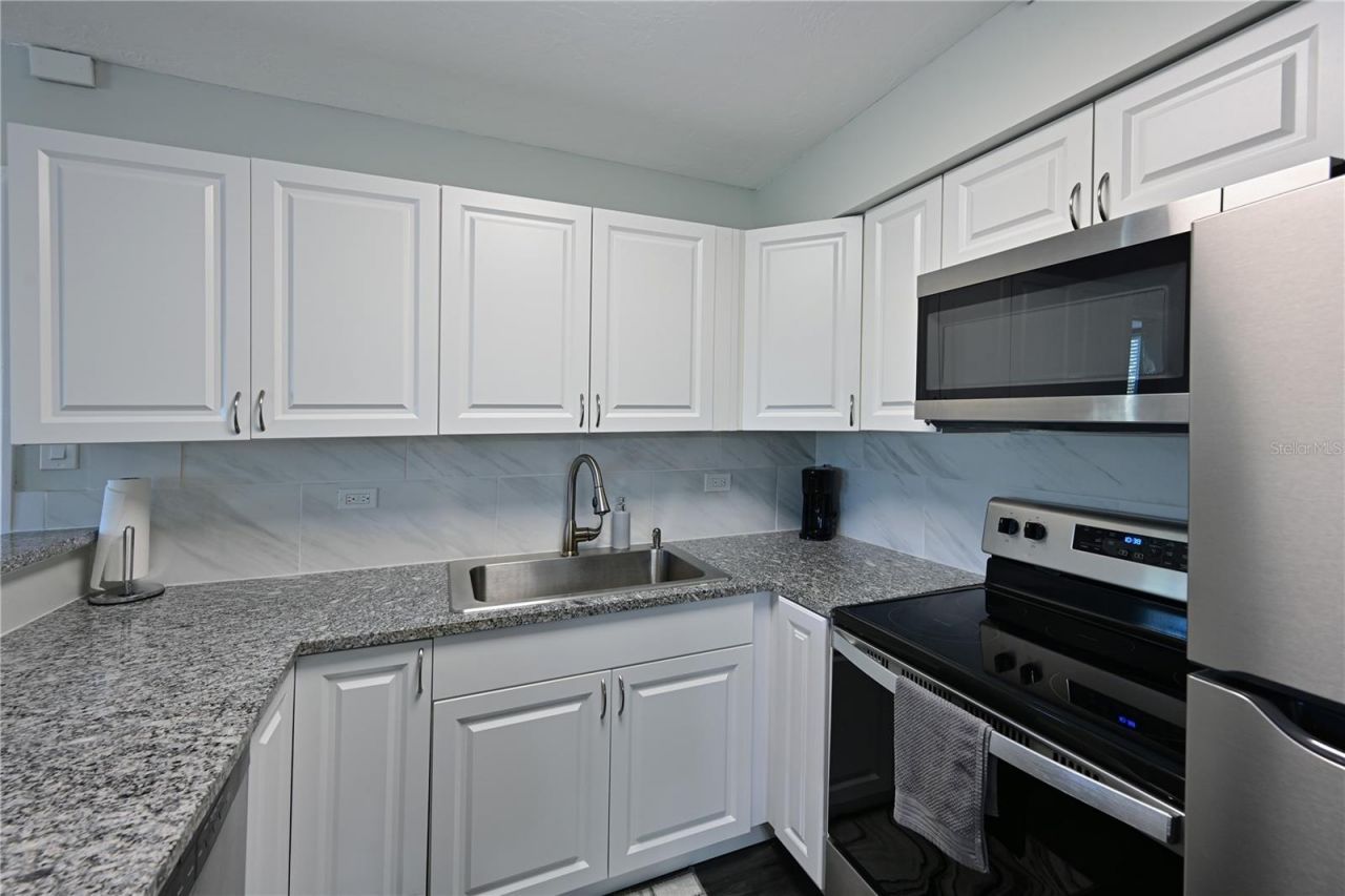 2901 26th Street W, Unit 320, Bradenton, FL 34205 Photo