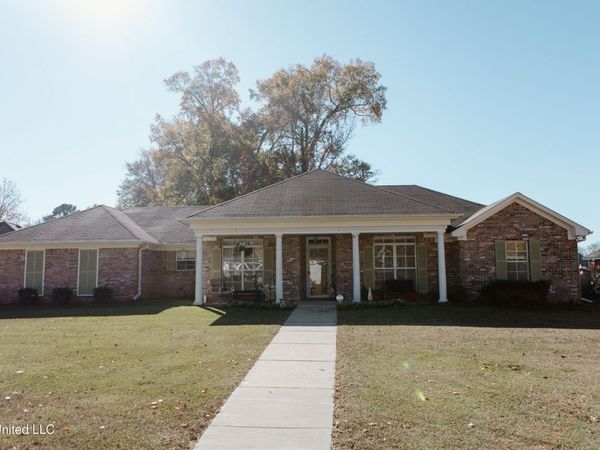 311 Longleaf Drive, Flowood, MS 39232