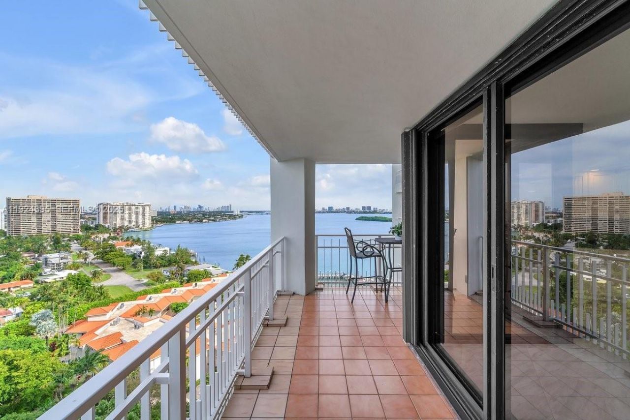 4000 Towerside Ter, Unit 1807, Miami, FL 33138 Photo