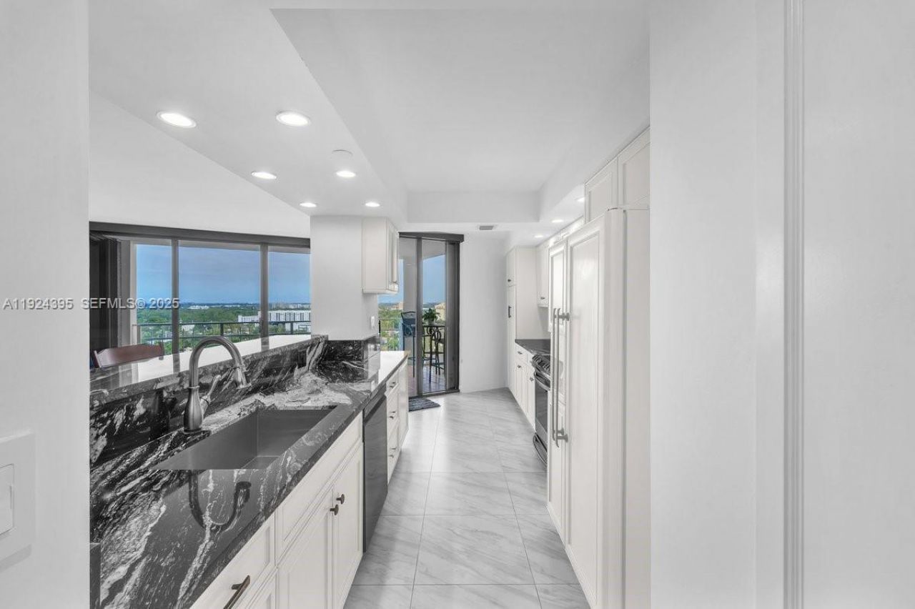 4000 Towerside Ter, Unit 1807, Miami, FL 33138 Photo