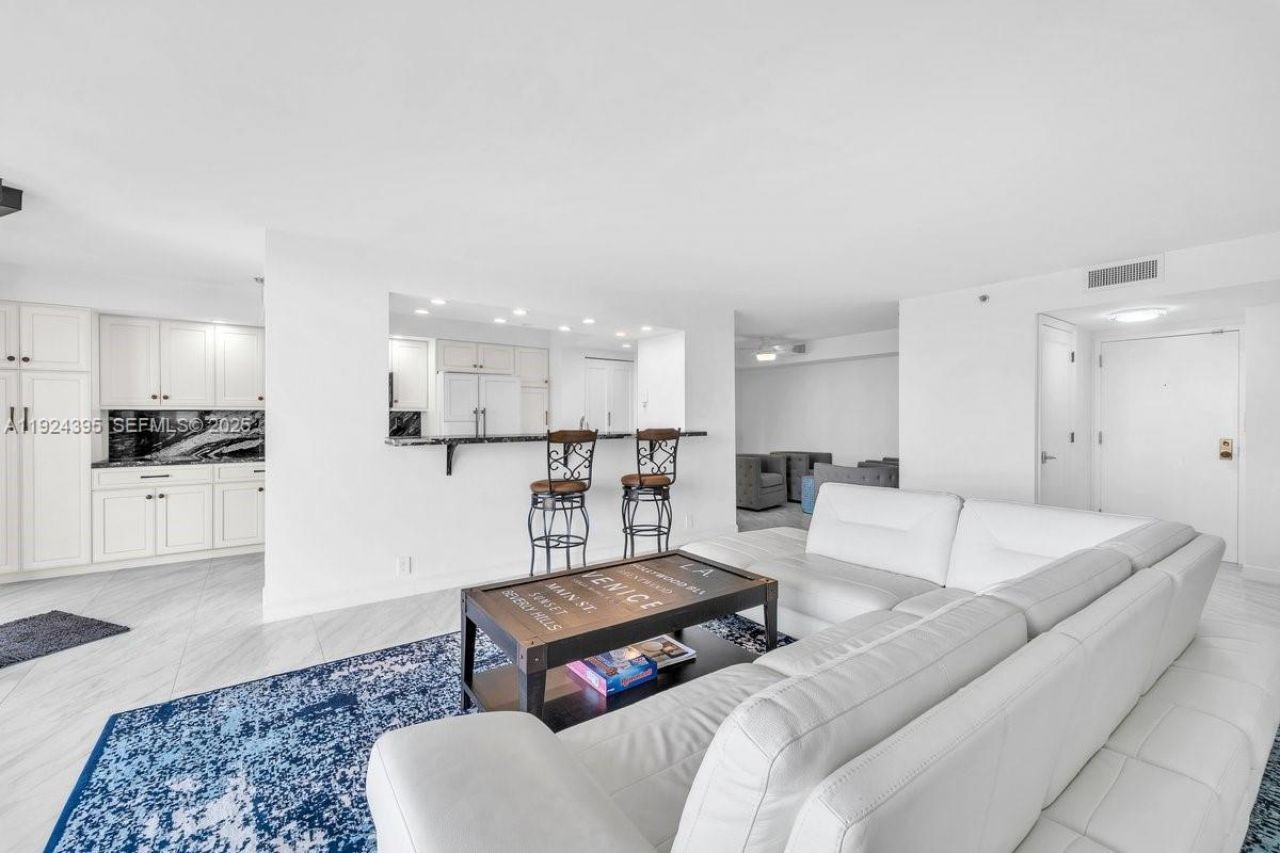 4000 Towerside Ter, Unit 1807, Miami, FL 33138 Photo