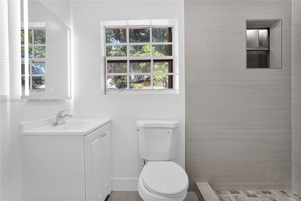 47 NW 49th St, Unit 3, Miami, FL 33127 Photo