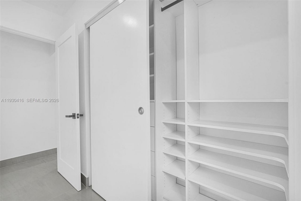 998 SW 11th St, Miami, FL 33129 Photo