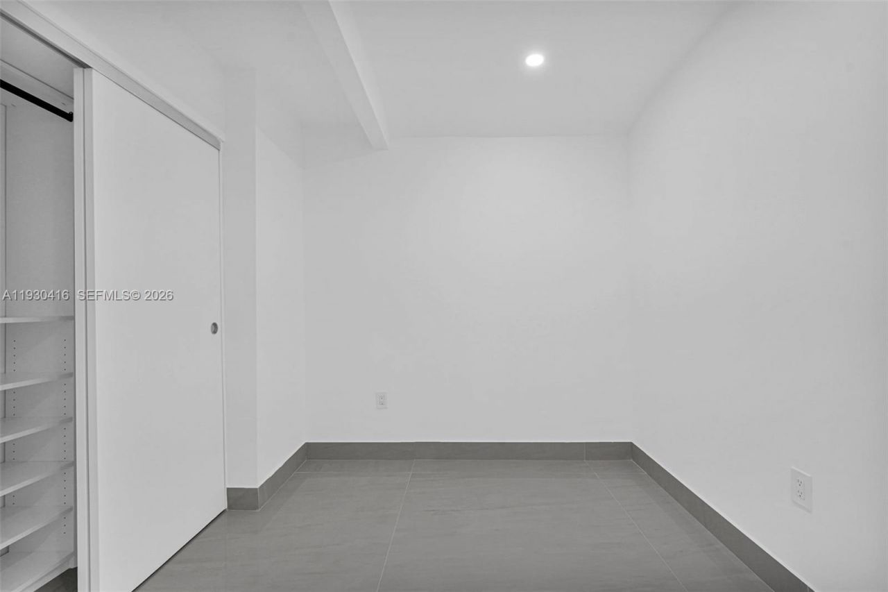 998 SW 11th St, Miami, FL 33129 Photo