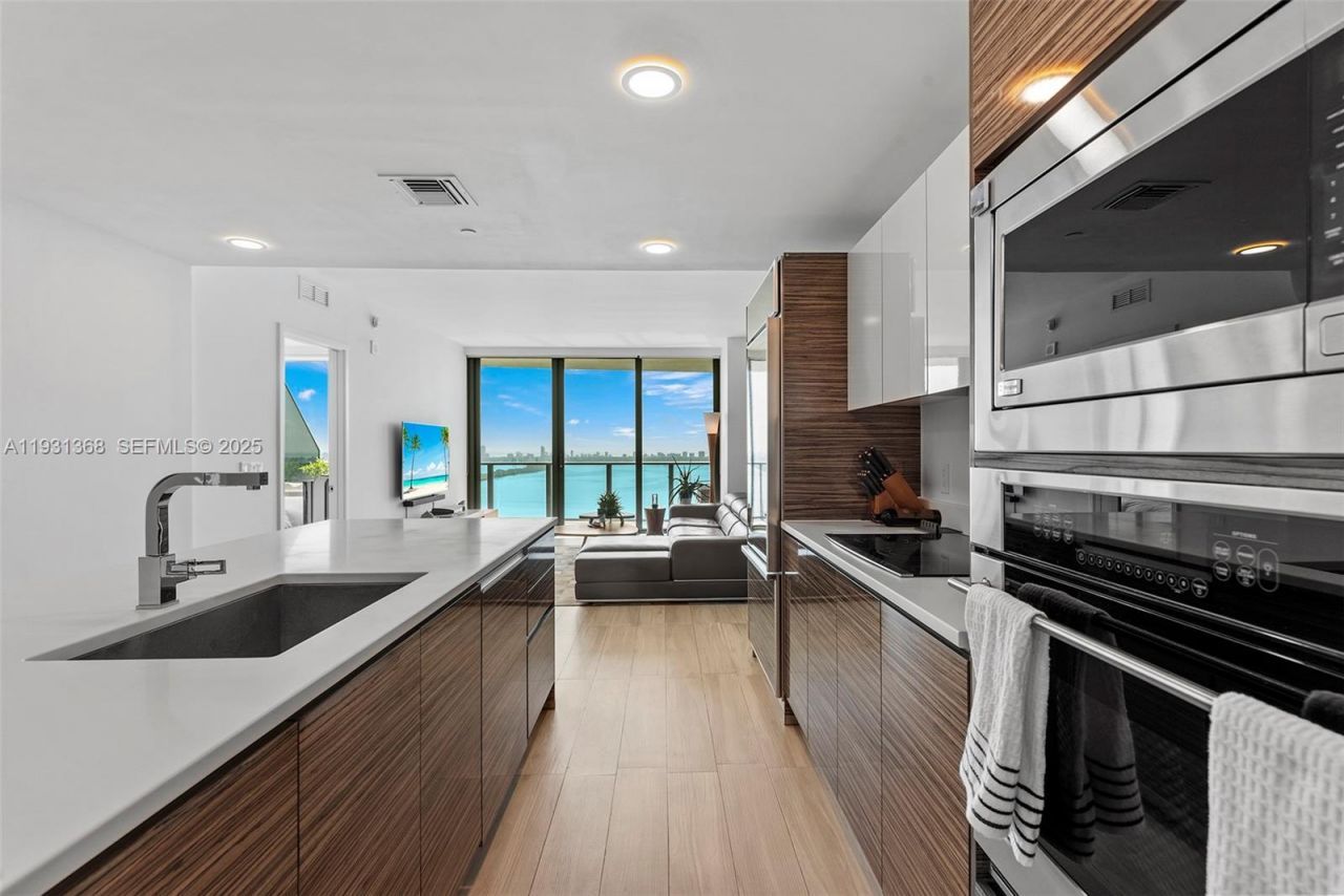 460 NE 28th St , Unit 3903, Miami, FL 33137 Photo