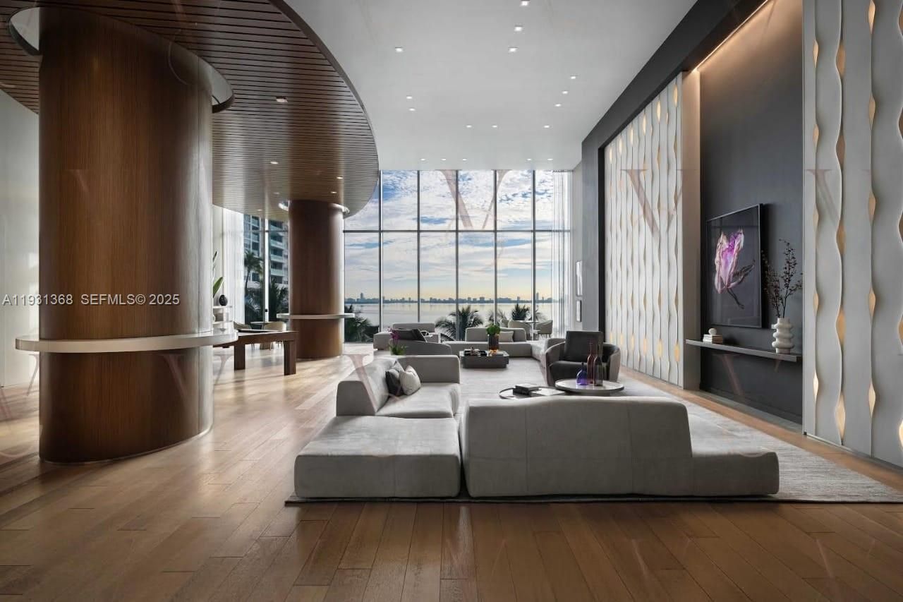 460 NE 28th St , Unit 3903, Miami, FL 33137 Photo