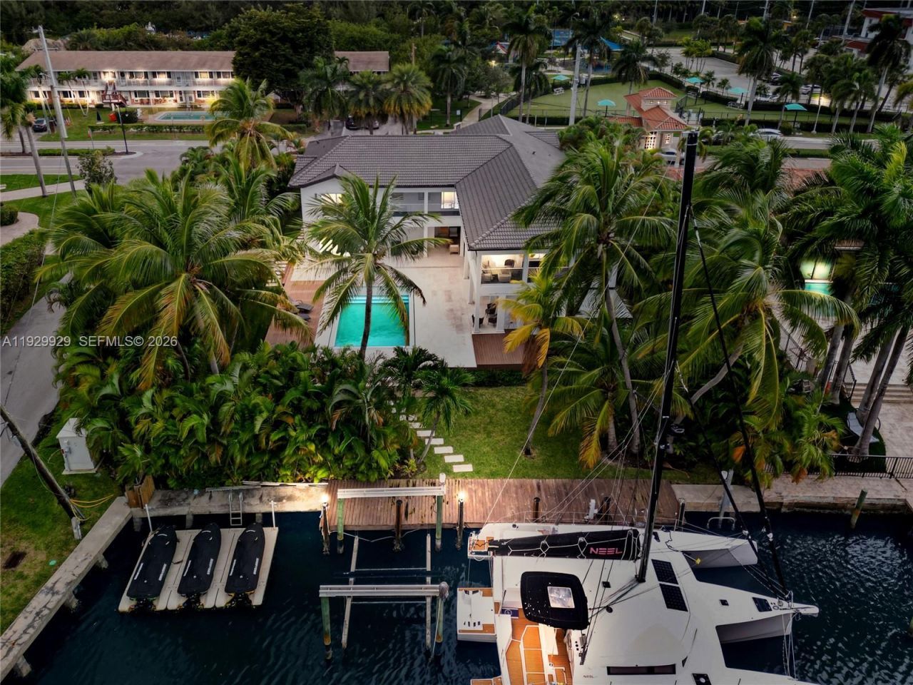 431 Layne Blvd, Hallandale Beach, FL 33009 Photo