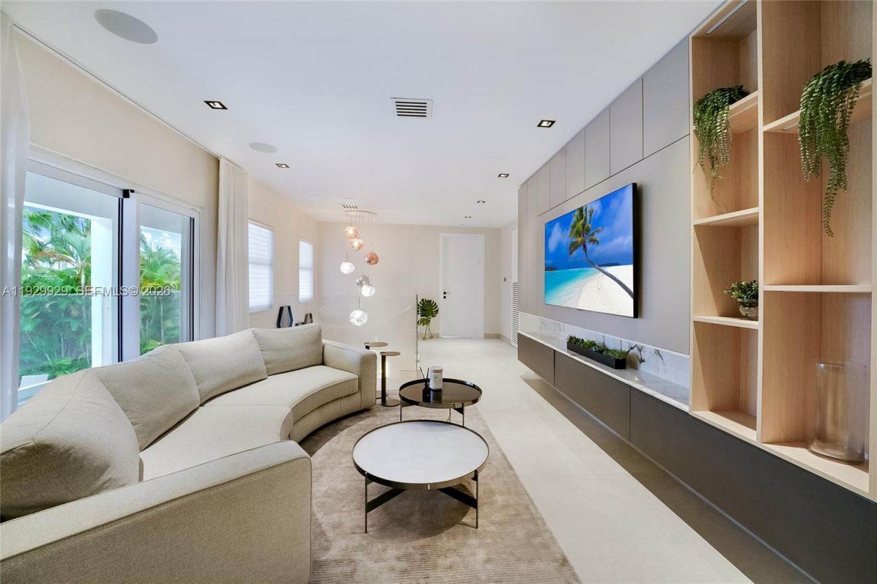 431 Layne Blvd, Hallandale Beach, FL 33009 Photo