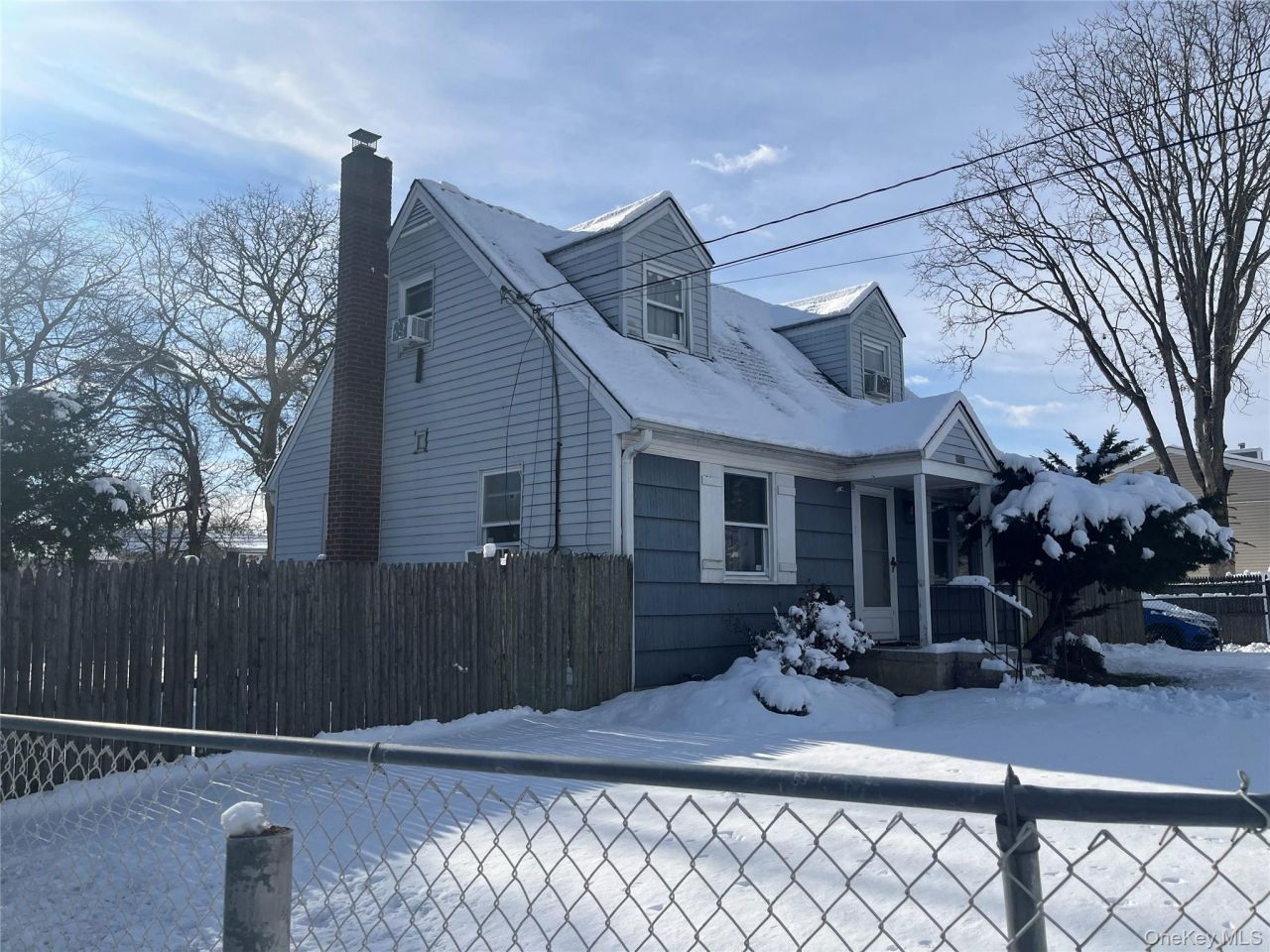 466 44th Street, Copiague, NY 11757 Main Photo