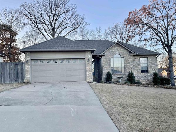 5013 Willow Glen Circle, Sherwood, AR 72120