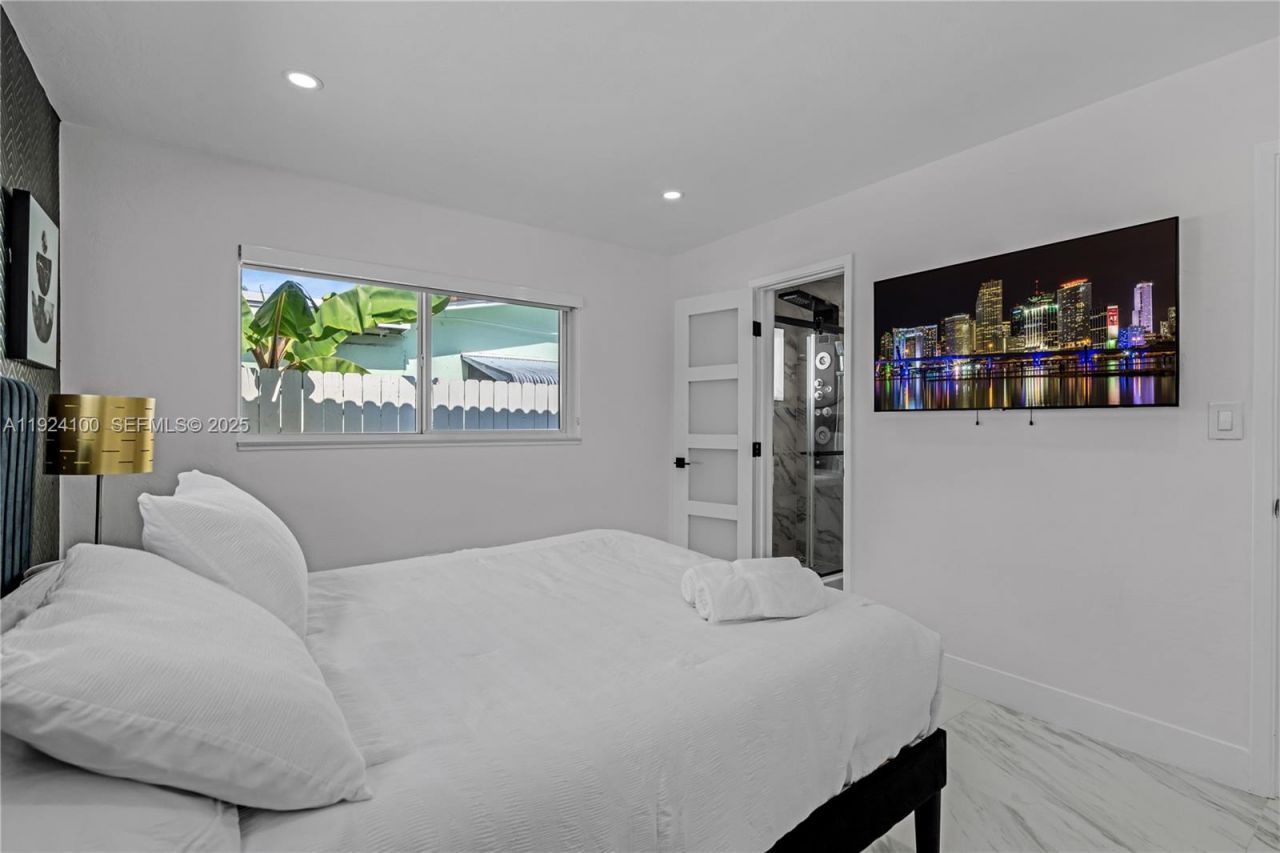 1730 NE 9th Ave, Fort Lauderdale, FL 33305 Photo