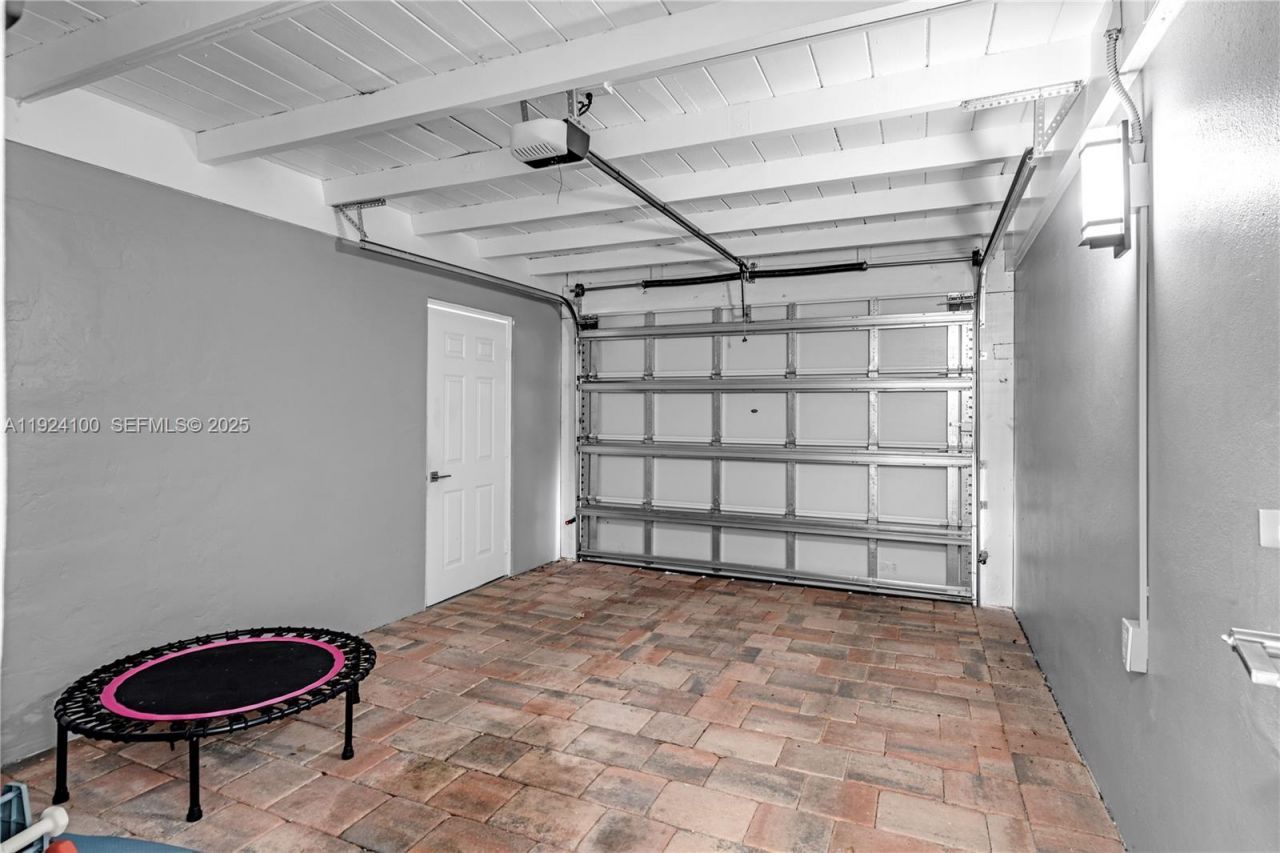 1730 NE 9th Ave, Fort Lauderdale, FL 33305 Photo