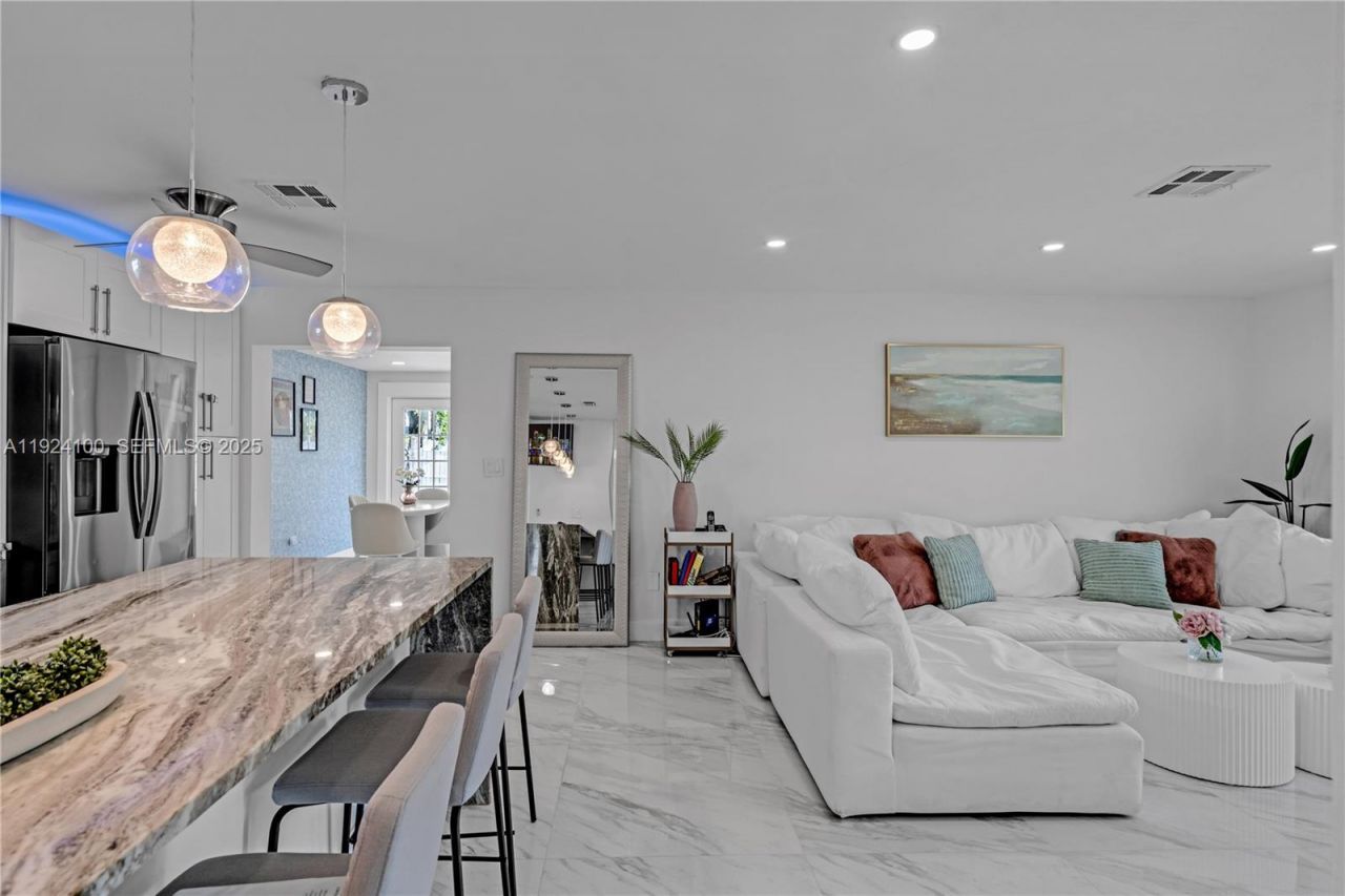 1730 NE 9th Ave, Fort Lauderdale, FL 33305 Photo