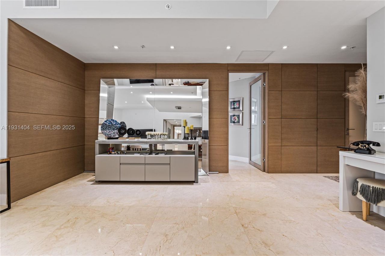 17301 Biscayne Blvd, Unit PH-5, North Miami Beach, FL 33160 Photo