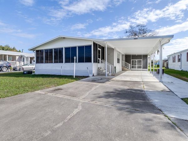 5453 WILLIAMSBURG LANE, WILDWOOD, FL 34785