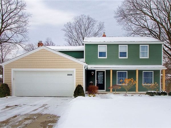 30505 Willoway Lane, Bay Village, OH 44140