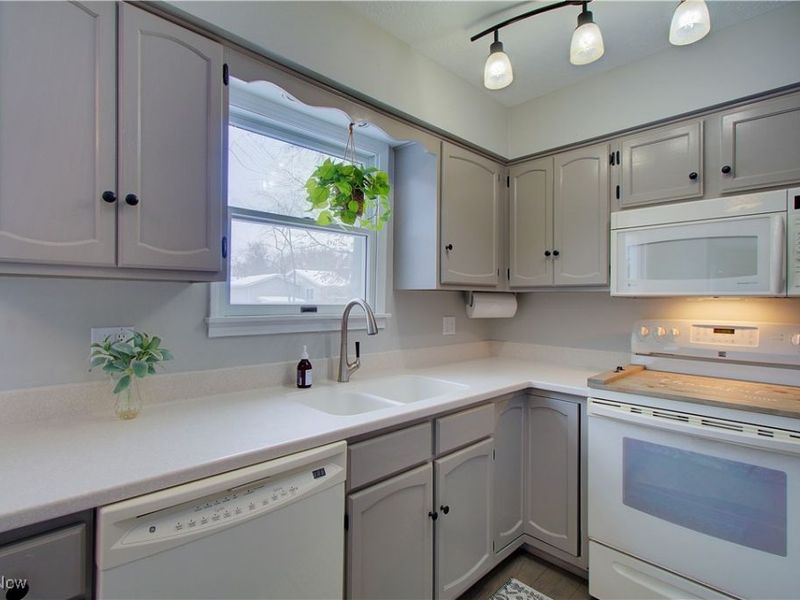 30505 Willoway Lane, Bay Village, OH 44140 Photo 8