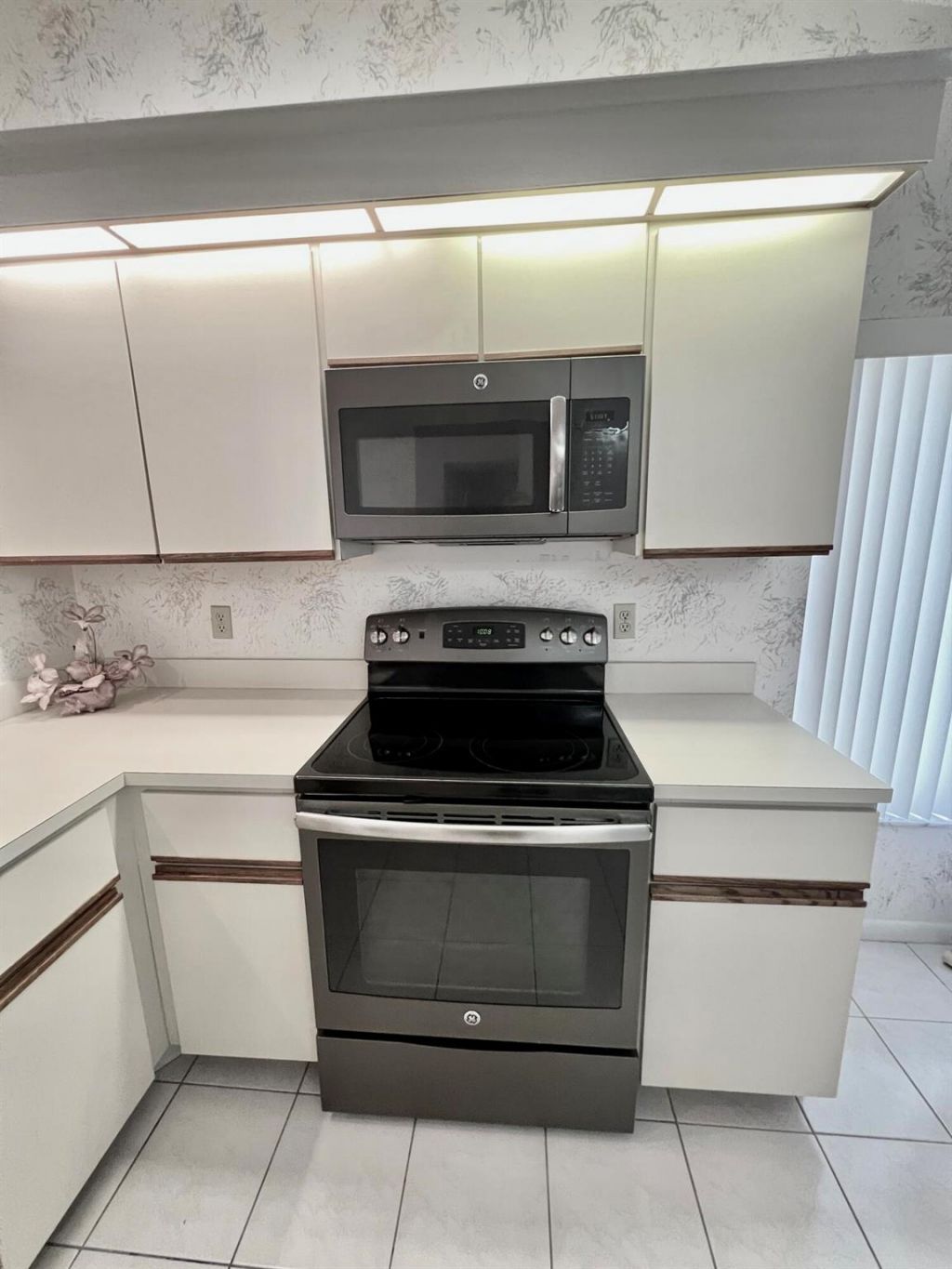 10711 Ocean Palm Way, Unit 202, Boynton Beach, FL 33437 Photo