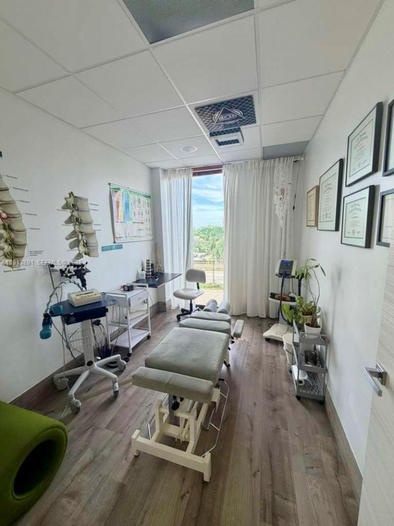 2500 E Hallandale Beach Blvd , Hallandale Beach, FL 33009 Photo