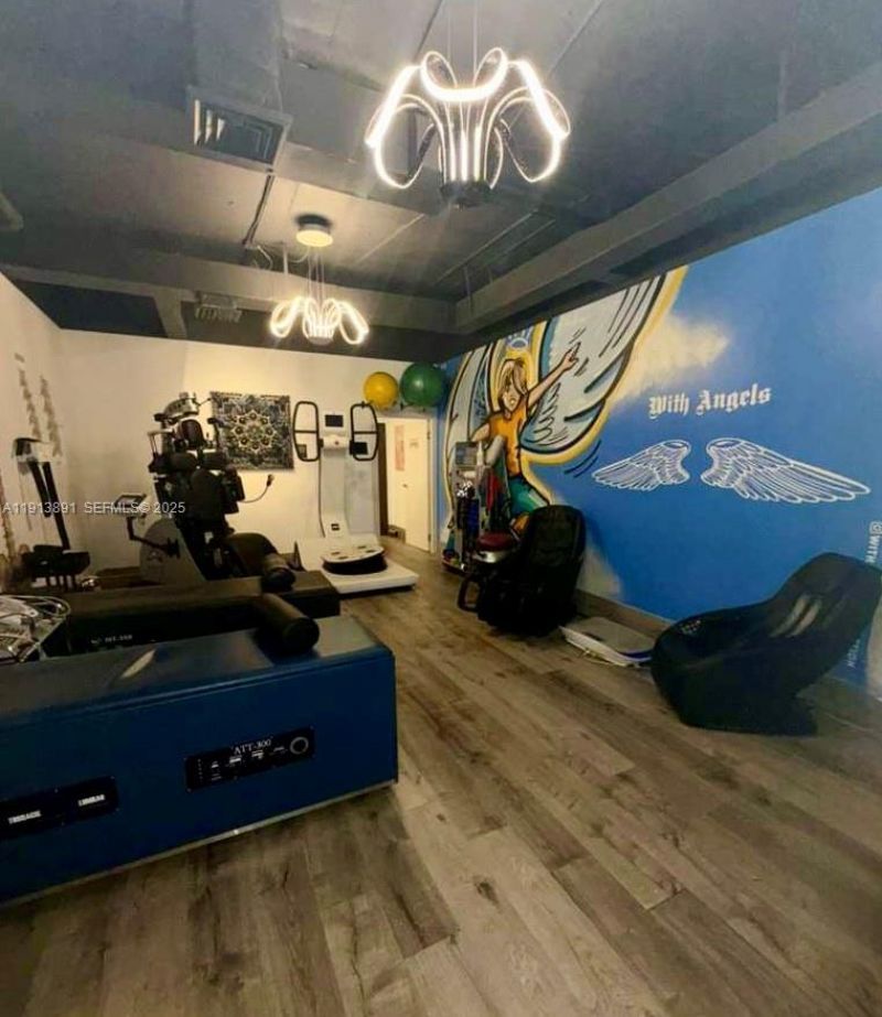 2500 E Hallandale Beach Blvd , Hallandale Beach, FL 33009 Photo