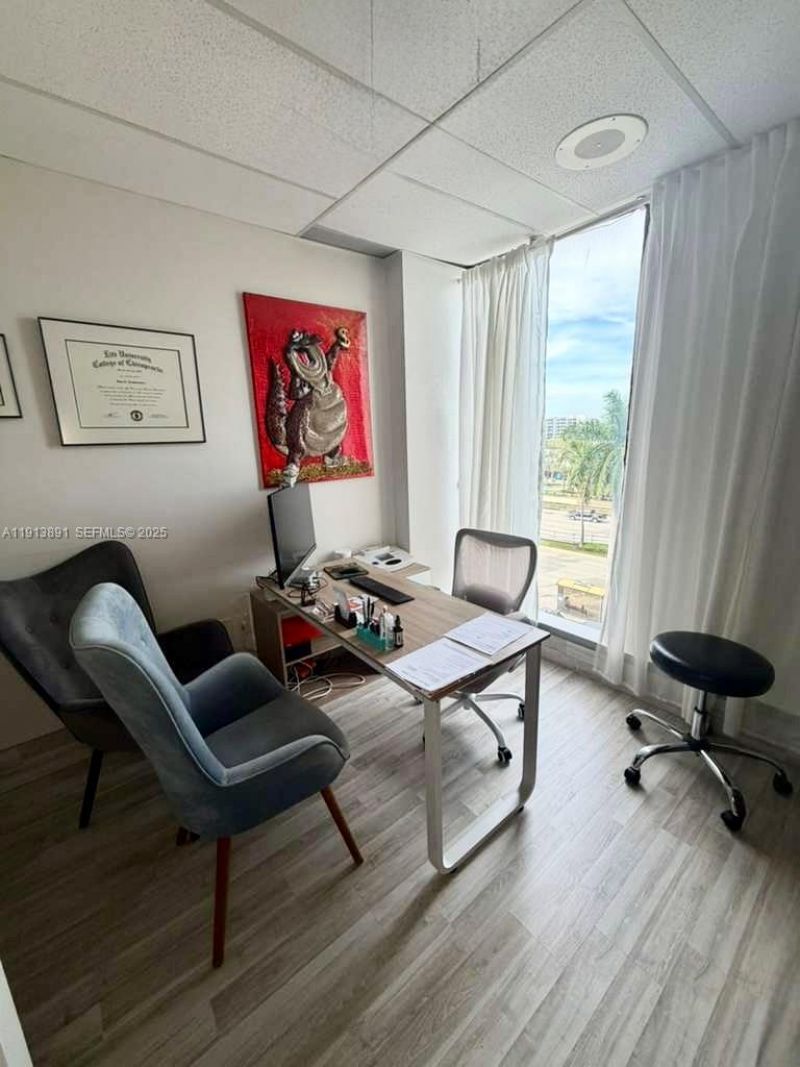 2500 E Hallandale Beach Blvd , Hallandale Beach, FL 33009 Photo