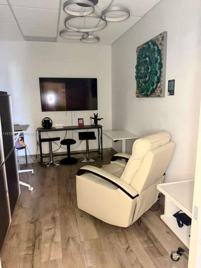 2500 E Hallandale Beach Blvd , Hallandale Beach, FL 33009 Photo