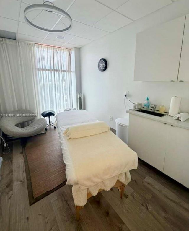 2500 E Hallandale Beach Blvd , Hallandale Beach, FL 33009 Photo