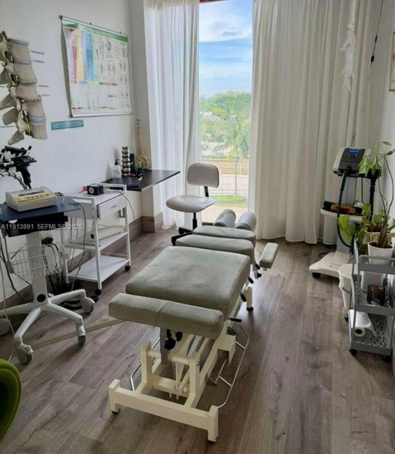 2500 E Hallandale Beach Blvd , Hallandale Beach, FL 33009 Photo