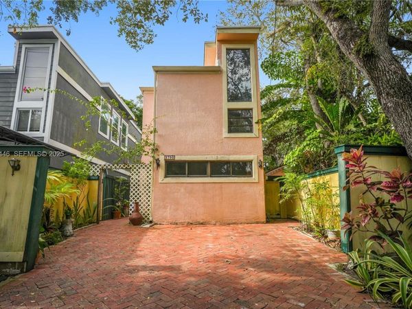 2790 SW 22nd Ave, Miami, FL 33133