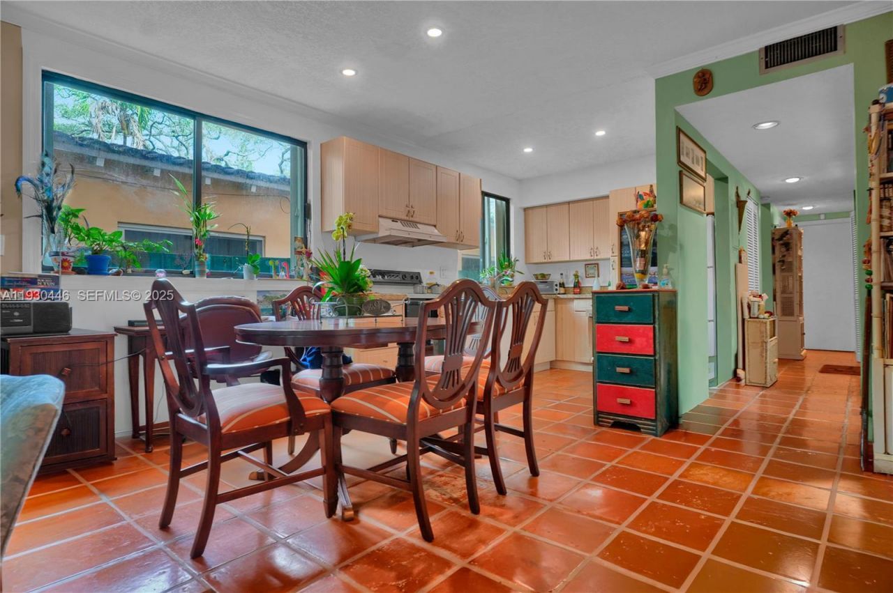 2790 SW 22nd Ave, Miami, FL 33133 Photo