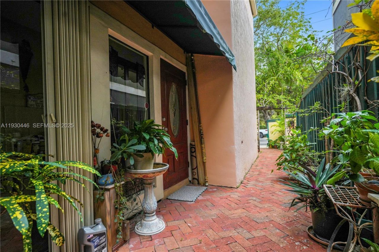 2790 SW 22nd Ave, Miami, FL 33133 Photo