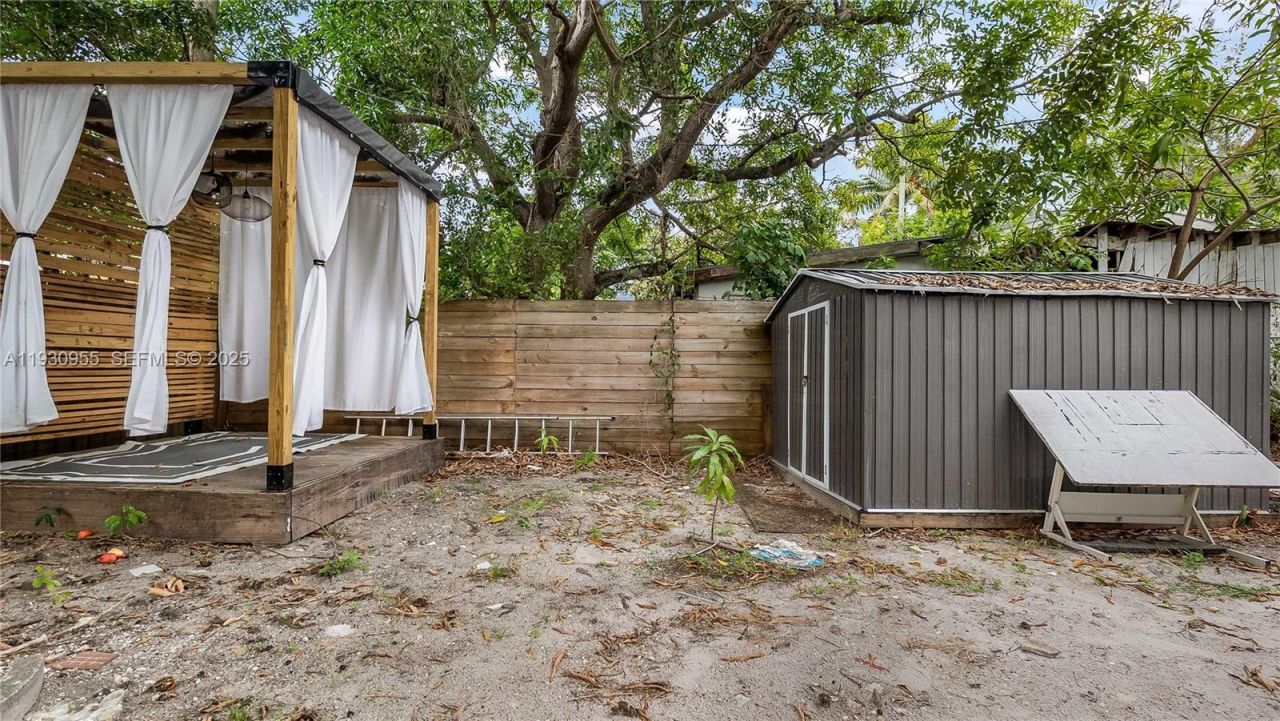817 NW 17th St, Fort Lauderdale, FL 33311 Photo