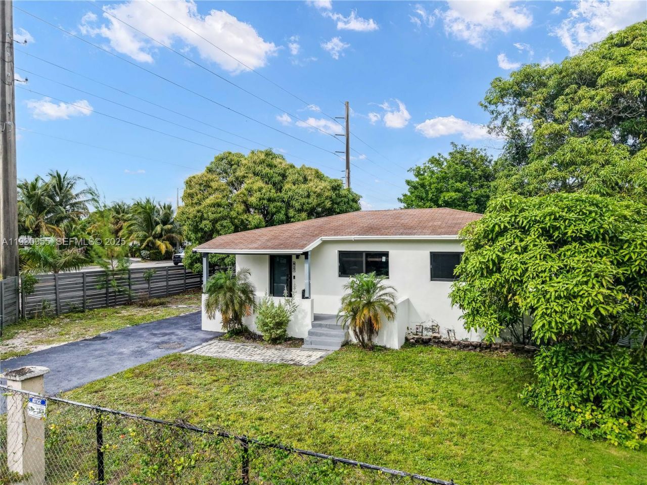 817 NW 17th St, Fort Lauderdale, FL 33311 Photo