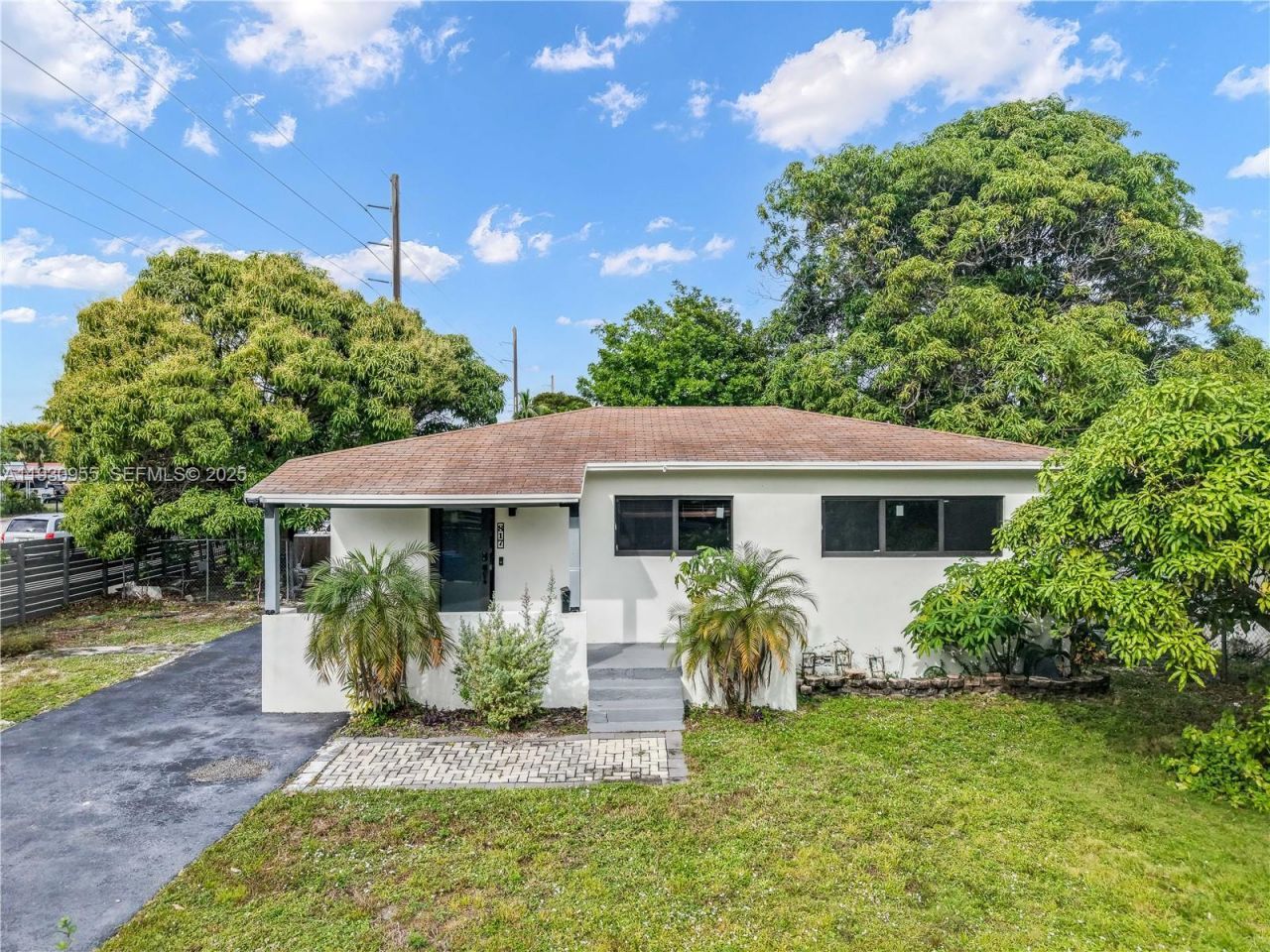 817 NW 17th St, Fort Lauderdale, FL 33311 Photo