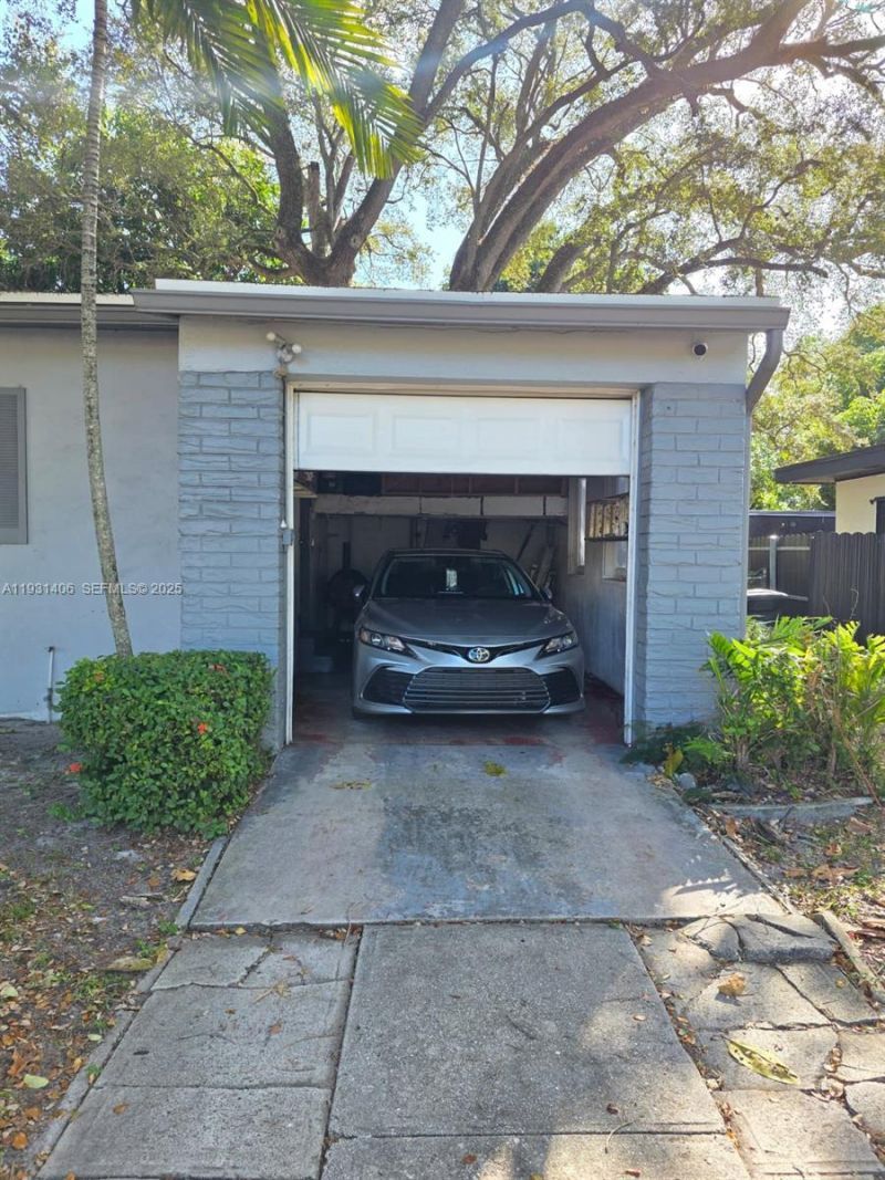 530 NE 132nd Ter , North Miami, FL 33161 Photo