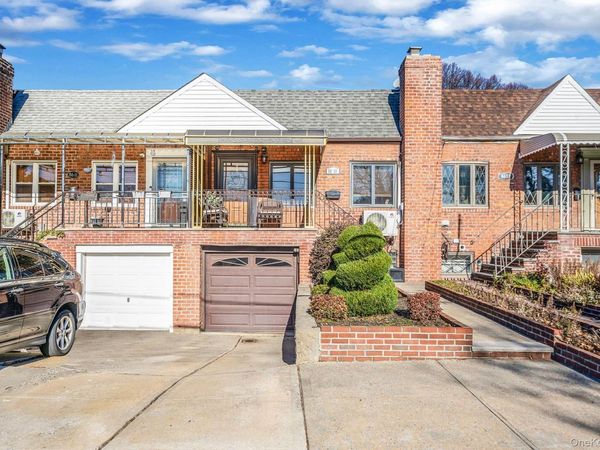 8615 77th Avenue, Glendale, NY 11385