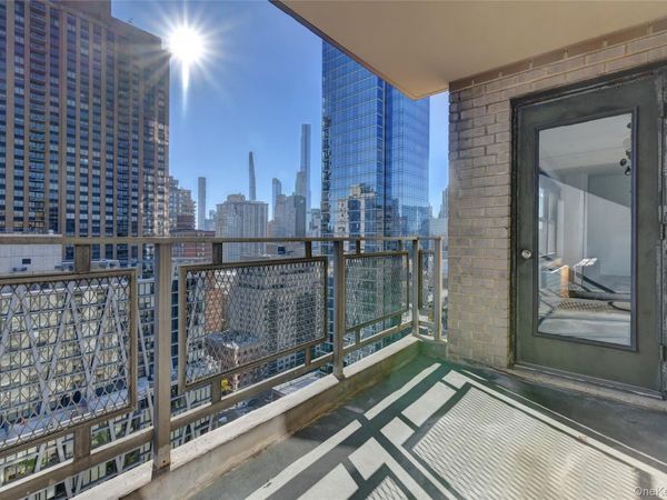 160 West End Avenue, Unit 26P, New York (Manhattan), NY 10023