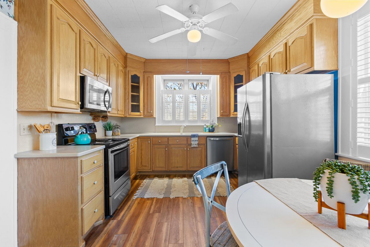 200 Broughton Road Photo 16