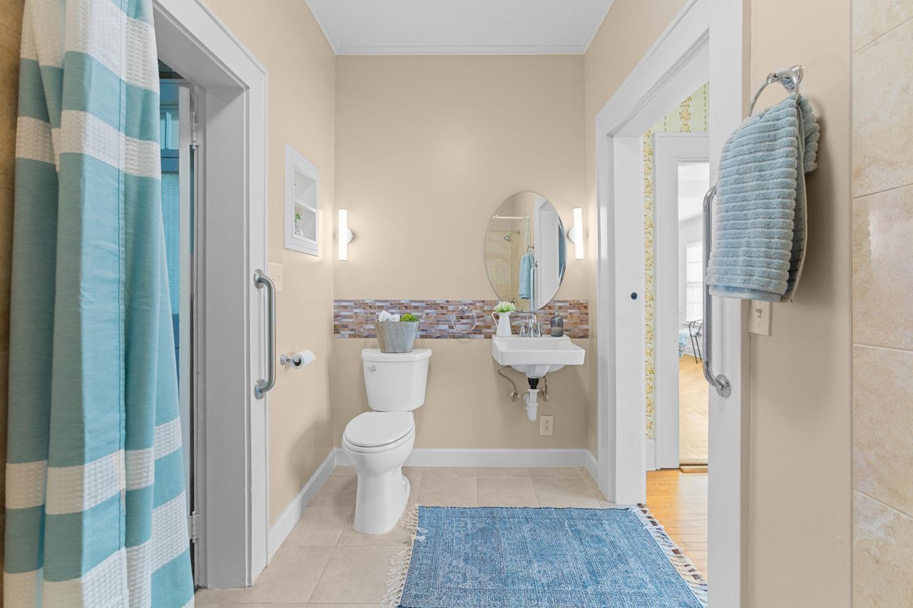 200 Broughton Road Photo 22