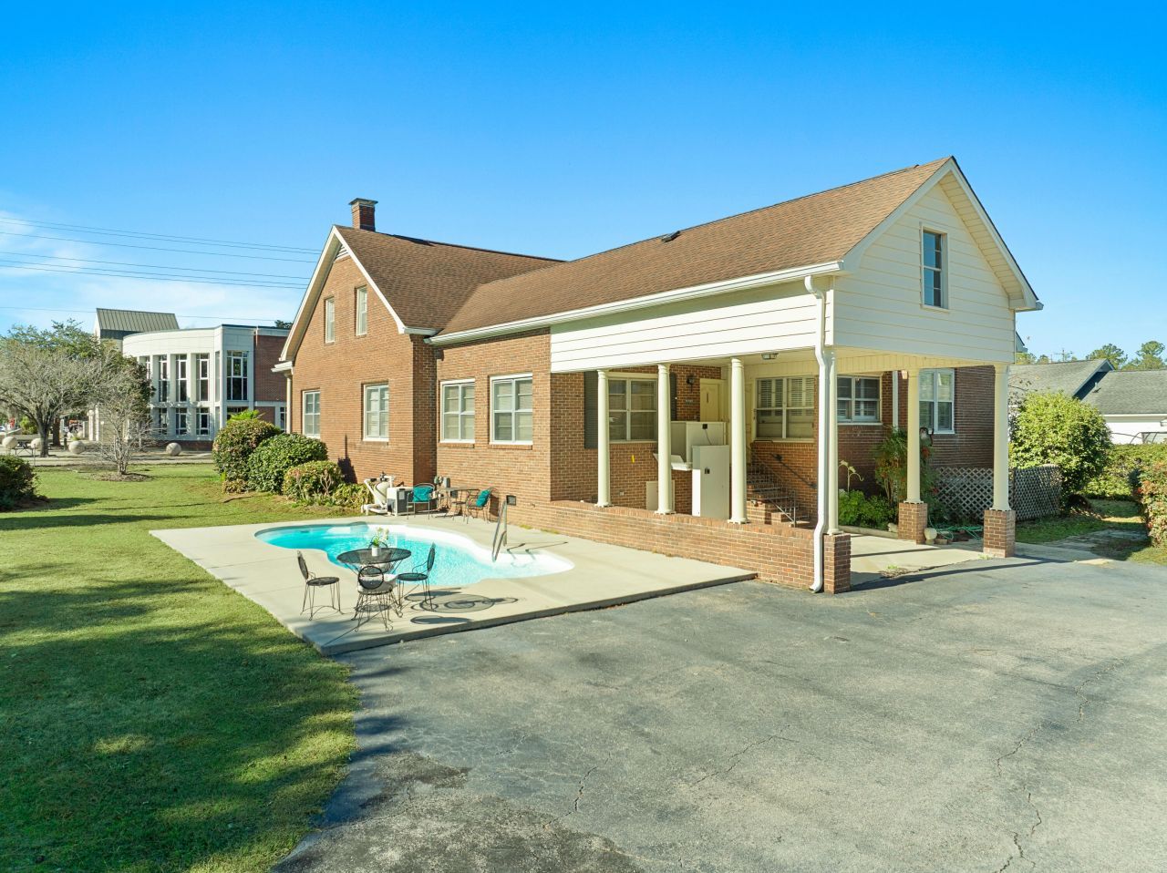 200 Broughton Road Photo 4