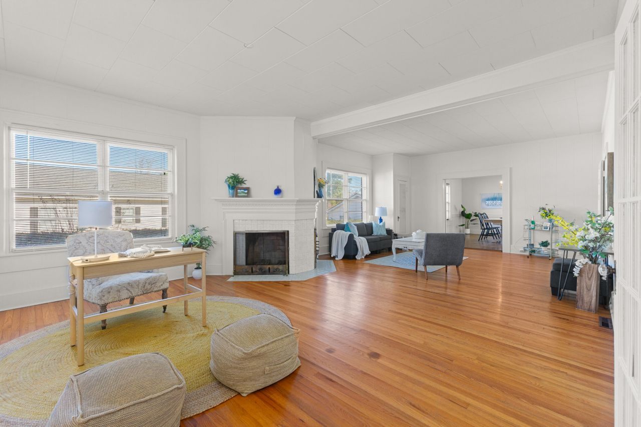 200 Broughton Road Photo 9