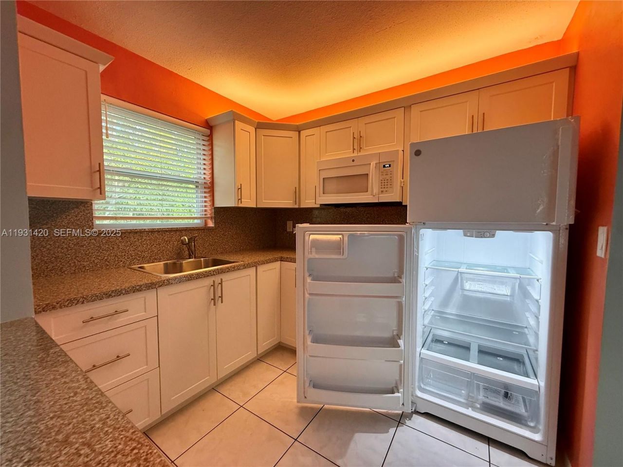 1301 N 12th Ct, Unit 4B, Hollywood, FL 33019 Photo