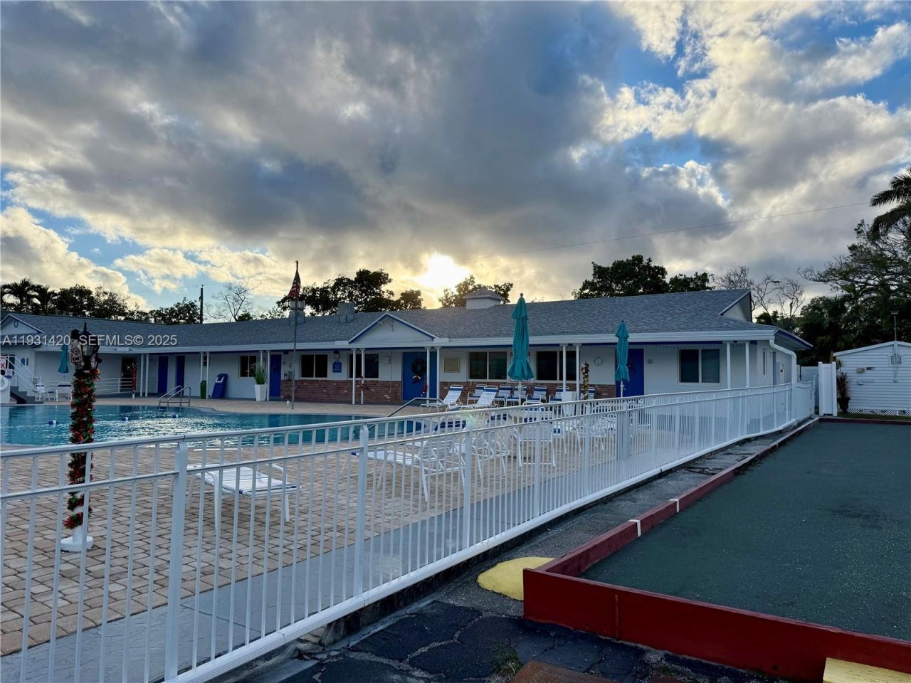 1301 N 12th Ct, Unit 4B, Hollywood, FL 33019 Photo