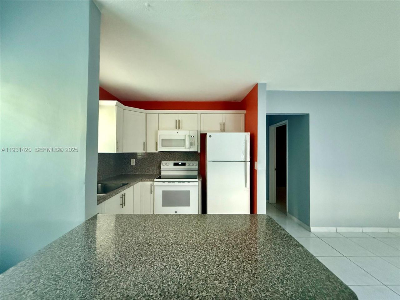 1301 N 12th Ct, Unit 4B, Hollywood, FL 33019 Photo